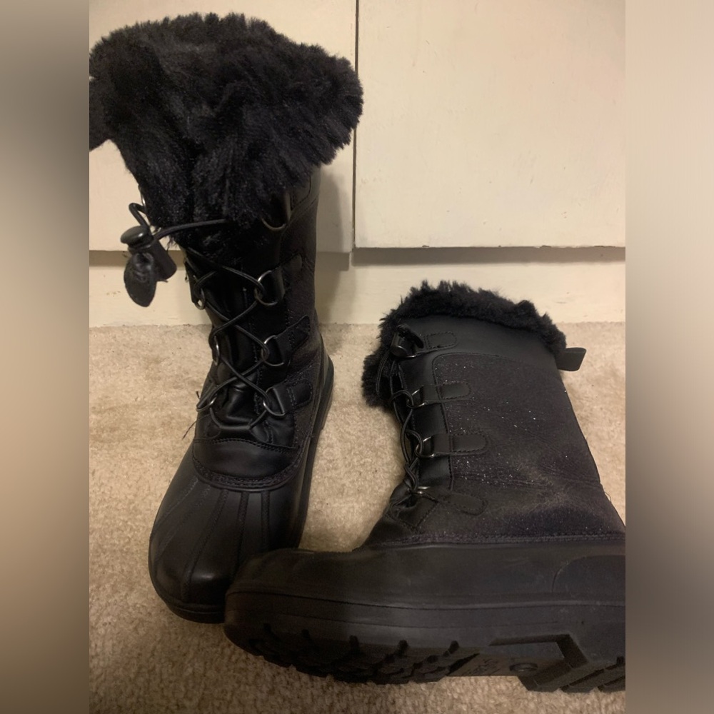 Cat and Jack girls black glitter fur lined snow boots